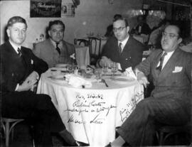 Encontro com intelectuais em restaurante do Rio de Janeiro