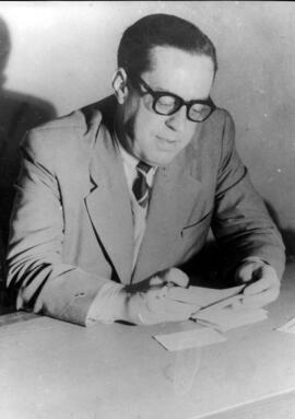 Sérgio Buarque de Holanda no Diário Carioca.
